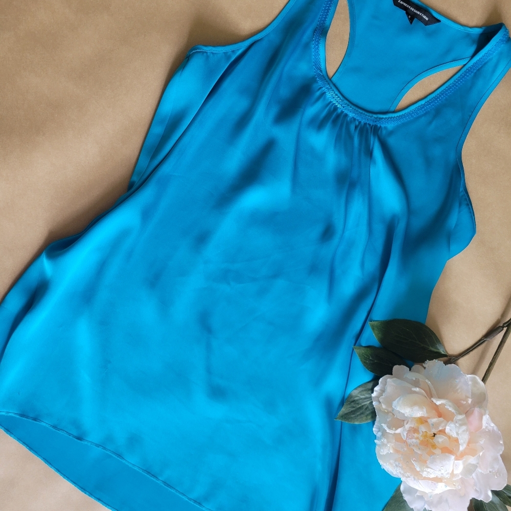 Express design studio small razor back top